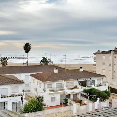 Nice Beachside 2-Bd Apt Near Barcelona Кунит Екстериор снимка
