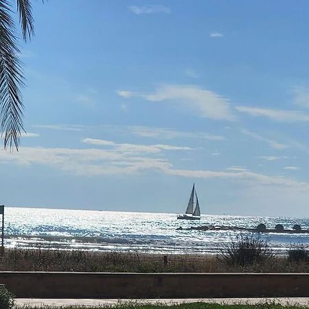 Nice Beachside 2-Bd Apt Near Barcelona Кунит Екстериор снимка