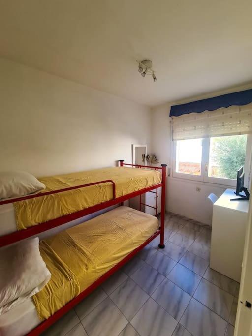 Nice Beachside 2-Bd Apt Near Barcelona Кунит Екстериор снимка