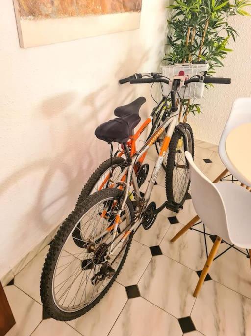 Nice Beachside 2-Bd Apt Near Barcelona Кунит Екстериор снимка