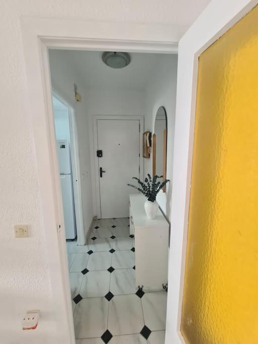 Nice Beachside 2-Bd Apt Near Barcelona Кунит Екстериор снимка