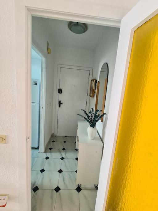 Nice Beachside 2-Bd Apt Near Barcelona Кунит Екстериор снимка