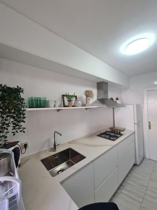 Nice Beachside 2-Bd Apt Near Barcelona Кунит Екстериор снимка