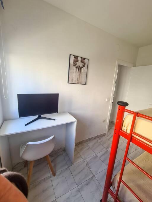 Nice Beachside 2-Bd Apt Near Barcelona Кунит Екстериор снимка