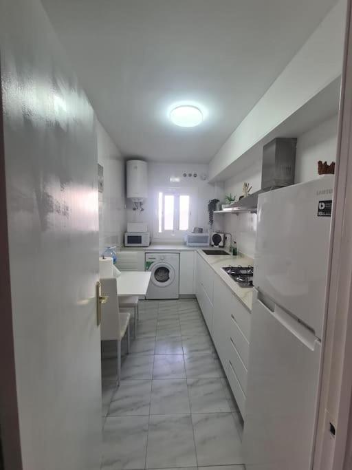 Nice Beachside 2-Bd Apt Near Barcelona Кунит Екстериор снимка