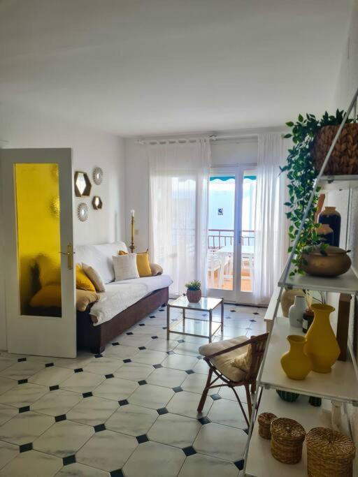Nice Beachside 2-Bd Apt Near Barcelona Кунит Екстериор снимка