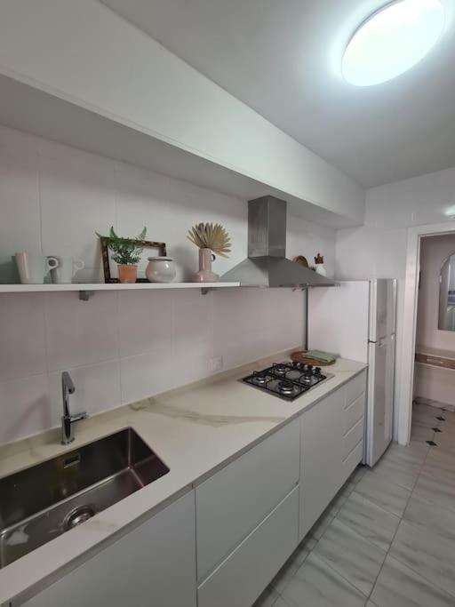 Nice Beachside 2-Bd Apt Near Barcelona Кунит Екстериор снимка